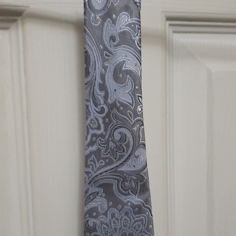silver tie